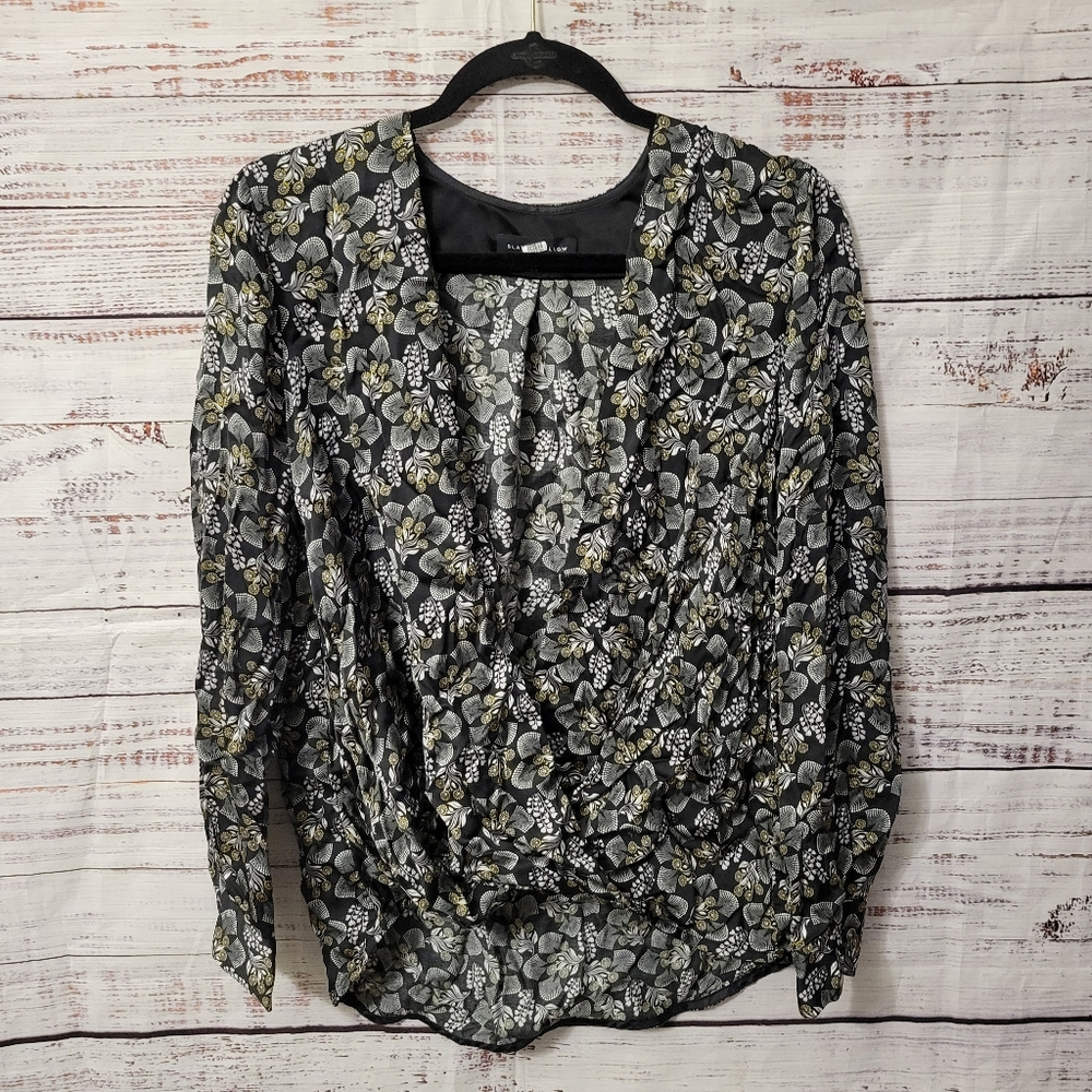 Slate & Willow M Fux Wrap Floral Blouse - Picture 3 of 6